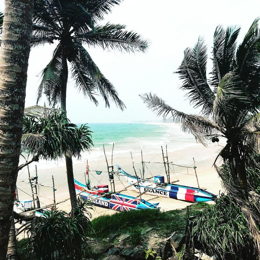 Githmini Beach House And Toures Hikkaduwa Bagian luar foto